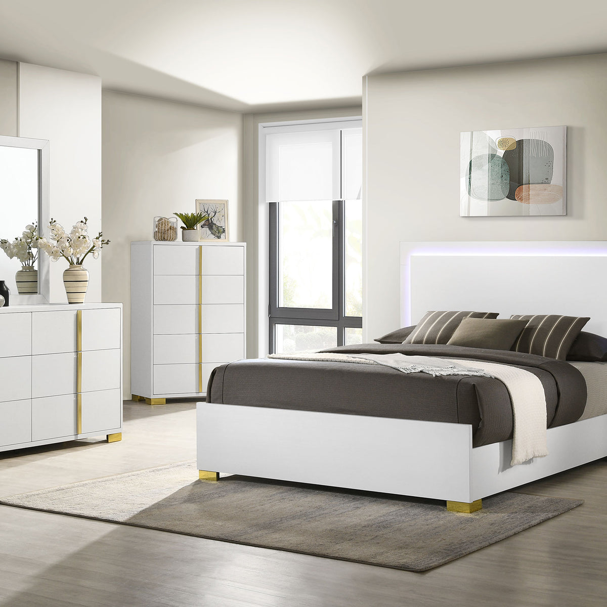 Barzini 5-piece Eastern King Bedroom Set White