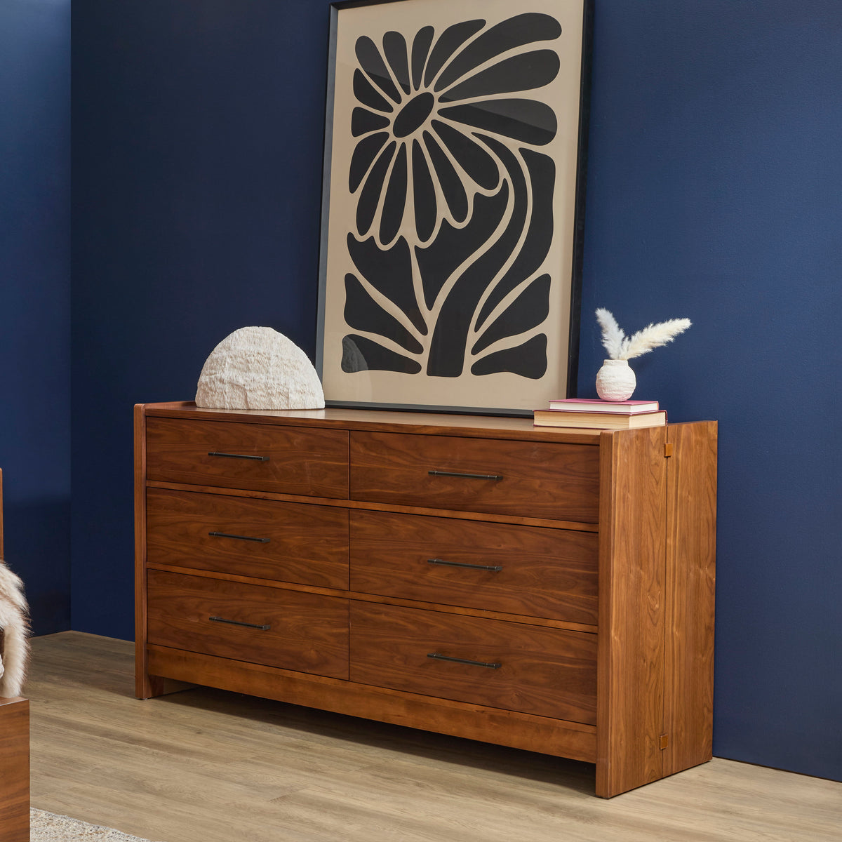 Lincoln Dresser - Warm Walnut | Flexsteel