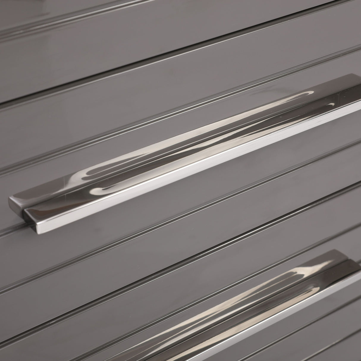 Modrest Splendor - Grey High Gloss Slatted Chest