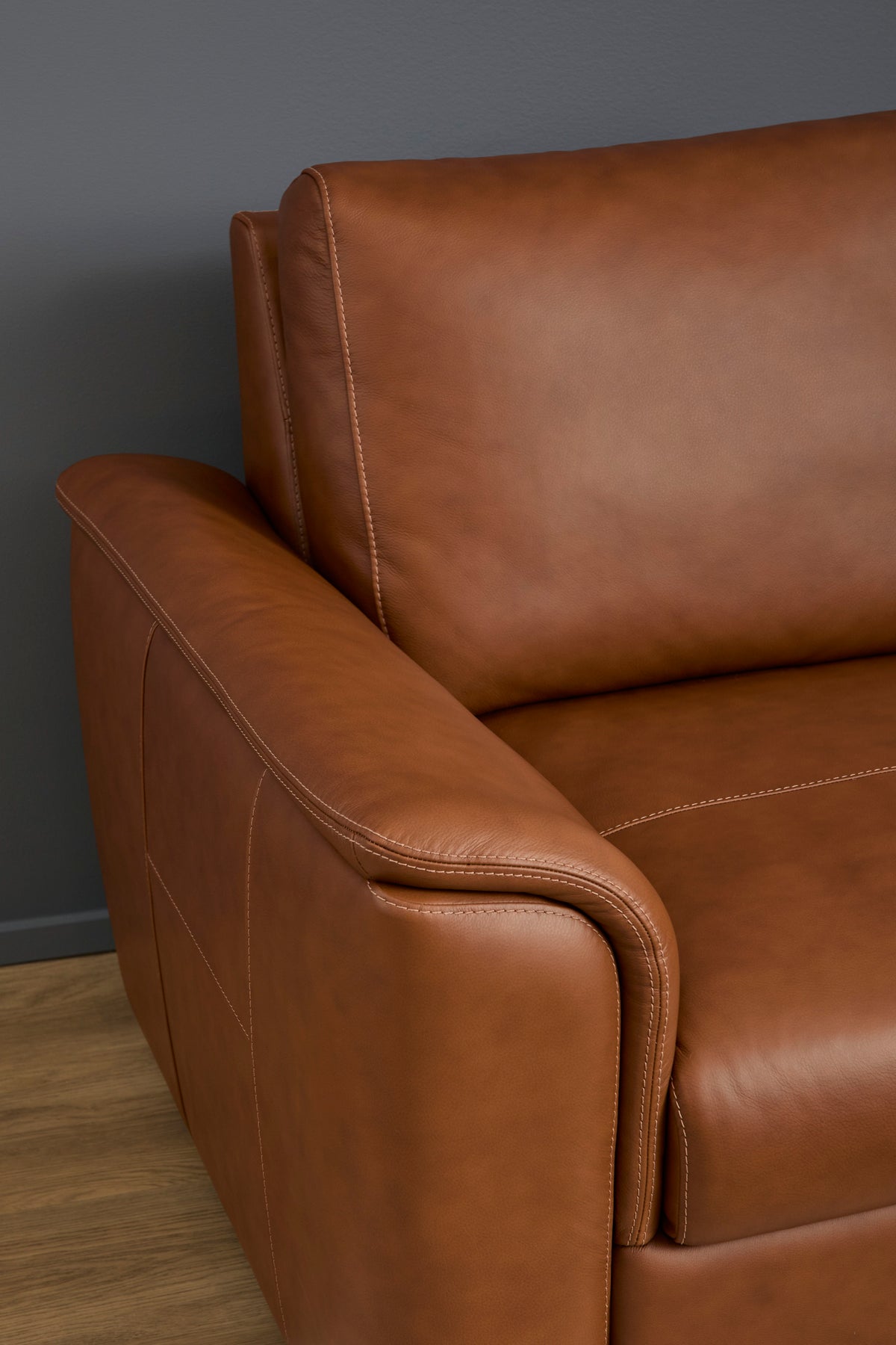 Henry Sofa - Caramel | Flexsteel