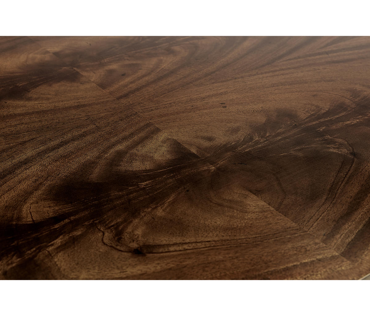 Buckingham Serpentine Mahogany Sideboard with Flame Veneers | Jonathan Charles