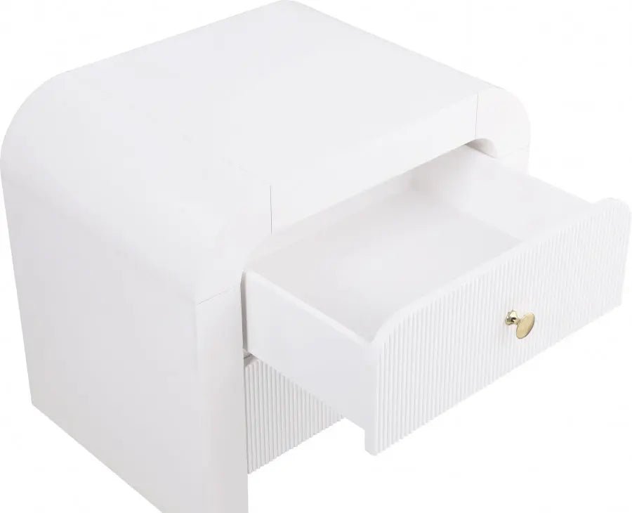 Artisto Nightstand In White - 888White - Ns | Meridian | Home Elegance USA