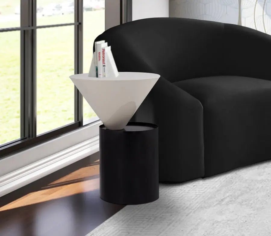 Damon End Table In Black - 266 - E | Meridian | Home Elegance USA