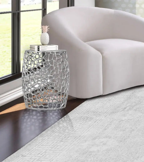 Meridian Furniture - Priya End Table In Silver - 224Silver-E