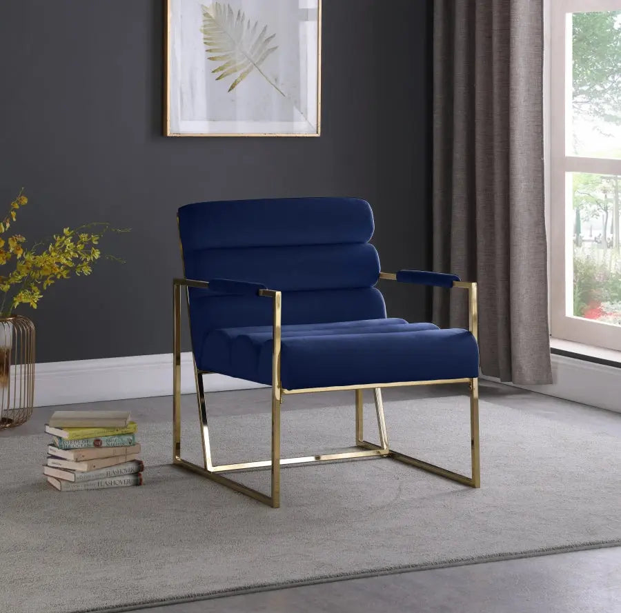 Meridian Furniture - Wayne Velvet Accent Chair In Navy - 526Navy
