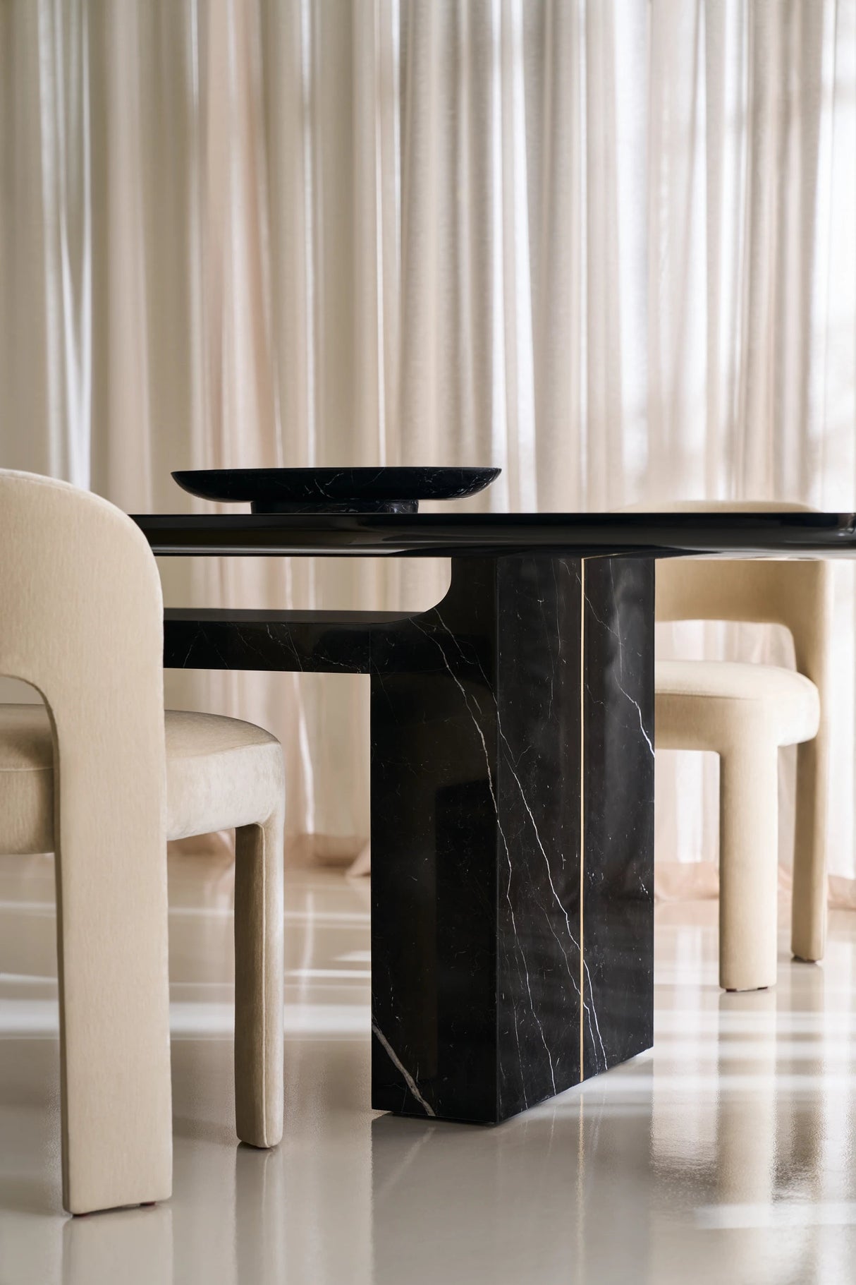 Overlap Rectangle Dining Table Piano Black | Caracole Classic