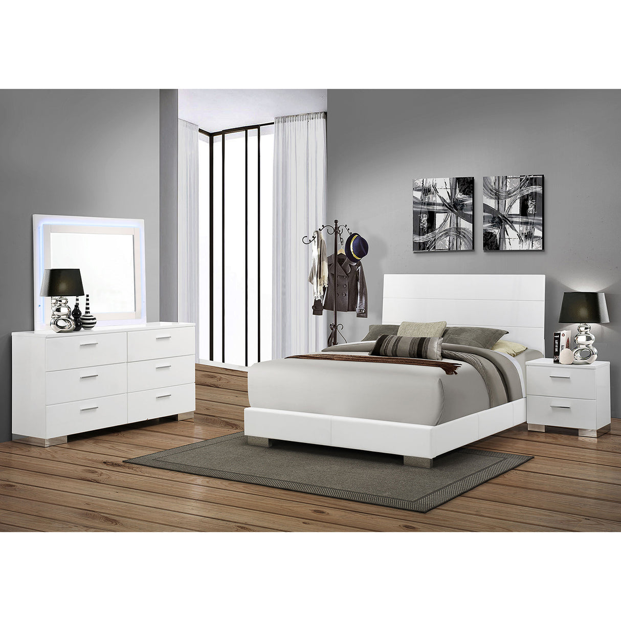 Dulcey White High Gloss 4-piece Queen Bedroom Set