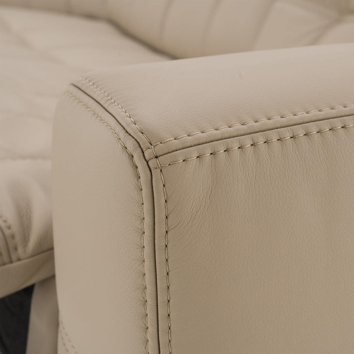 Carney - Modern Beige Leather Sectional Sofa + 3 Recliners - View Image 1