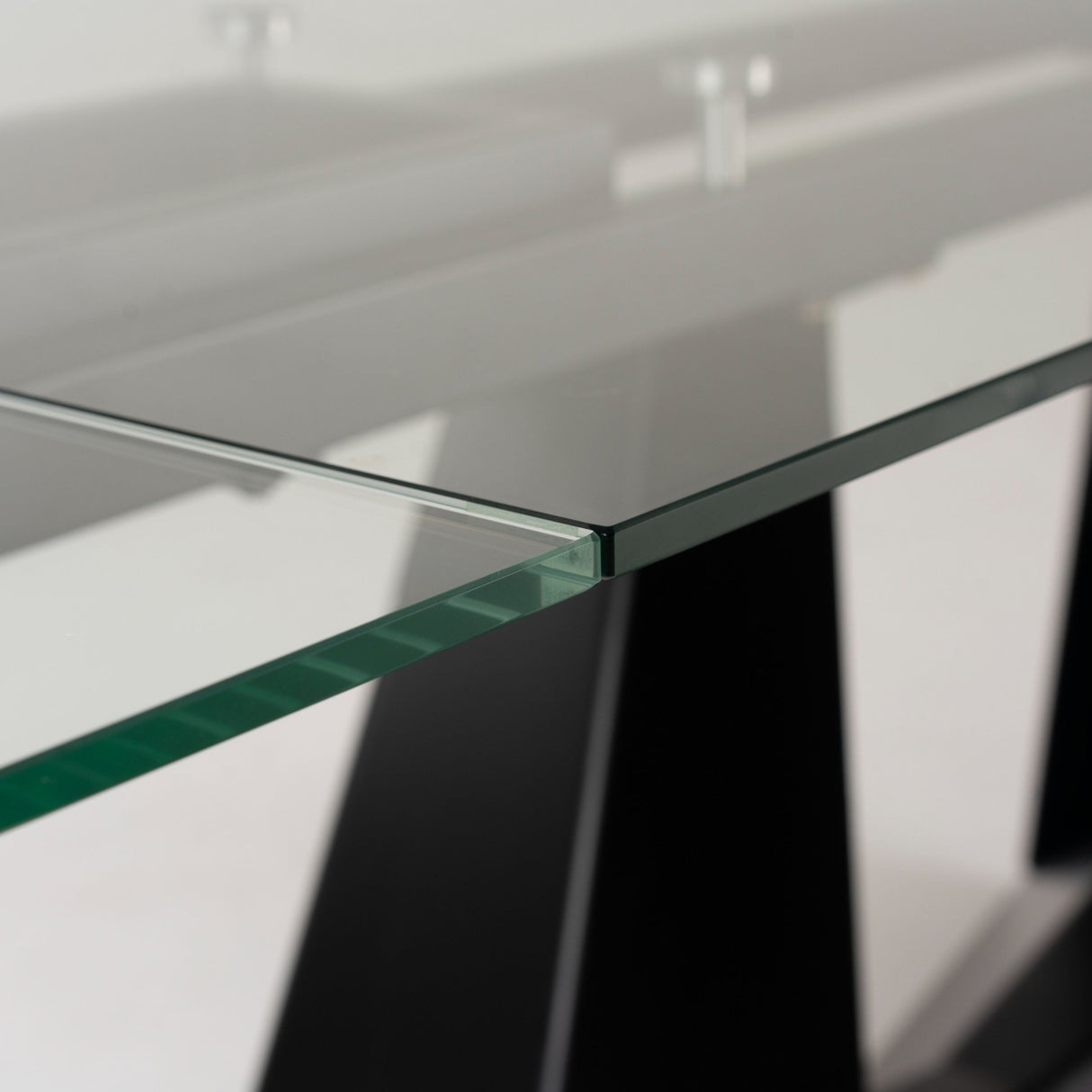 Modrest Maroney - Modern Black and Glass Extendable 70.5"/106" Dining Table