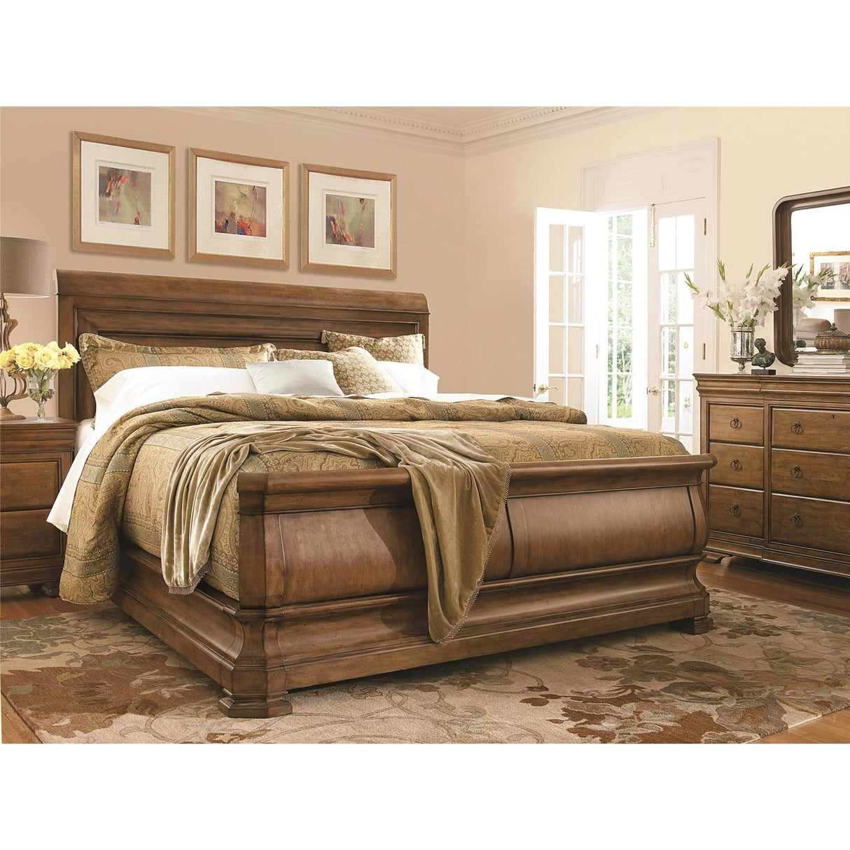 New Lou Louie P'S Sleigh Bed | Universal