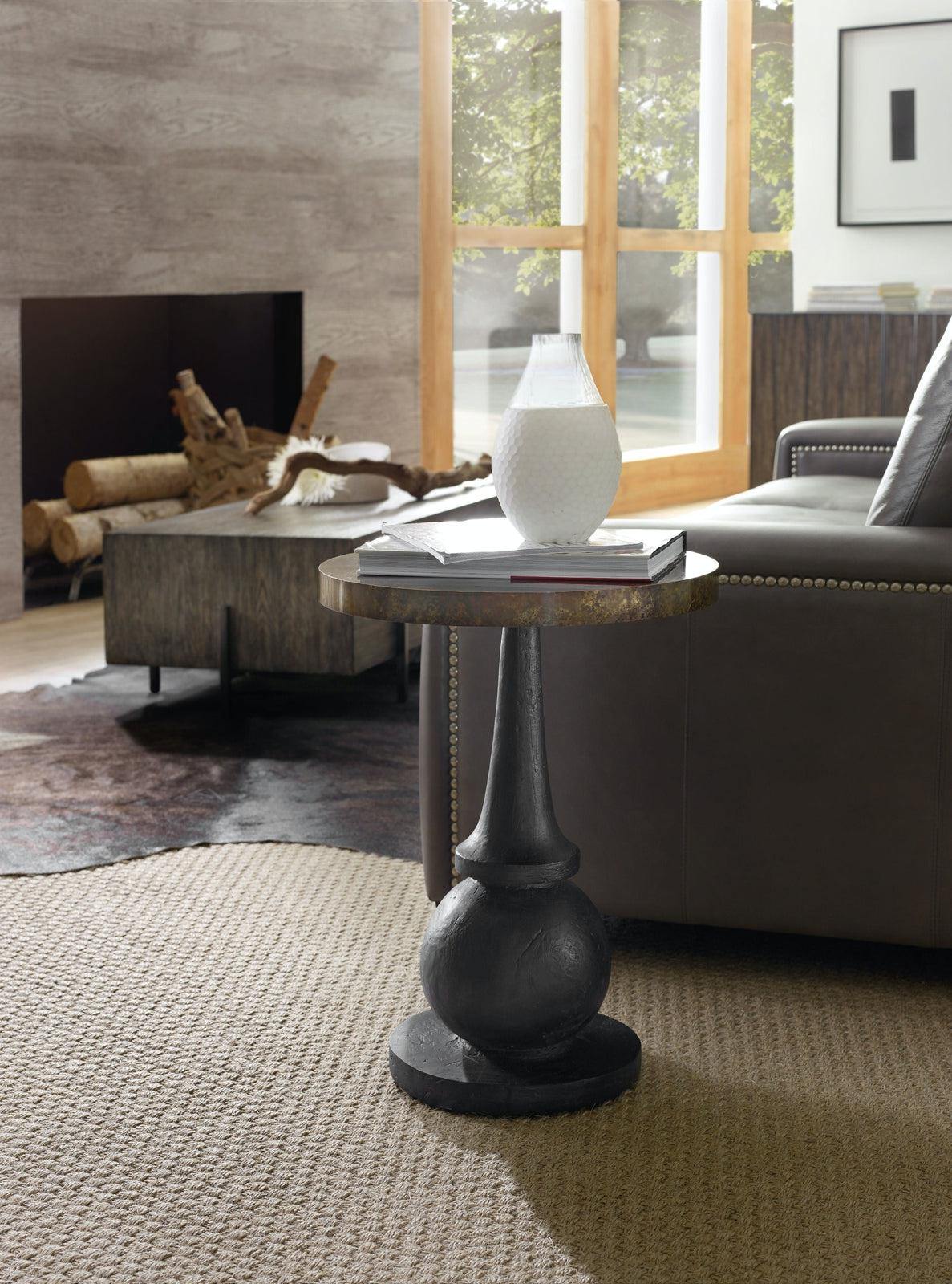 Curata Accent Table | Hooker | Home Elegance USA