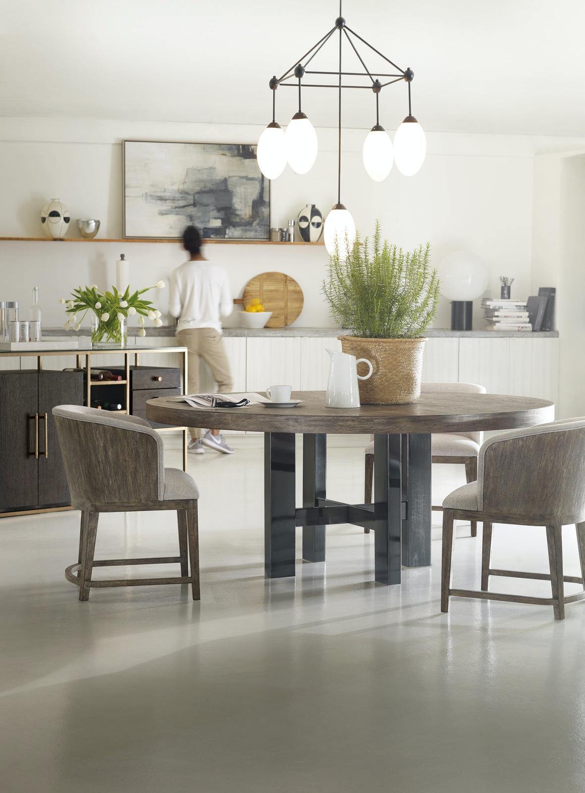 Curata Round Dining Table | Hooker | Home Elegance USA