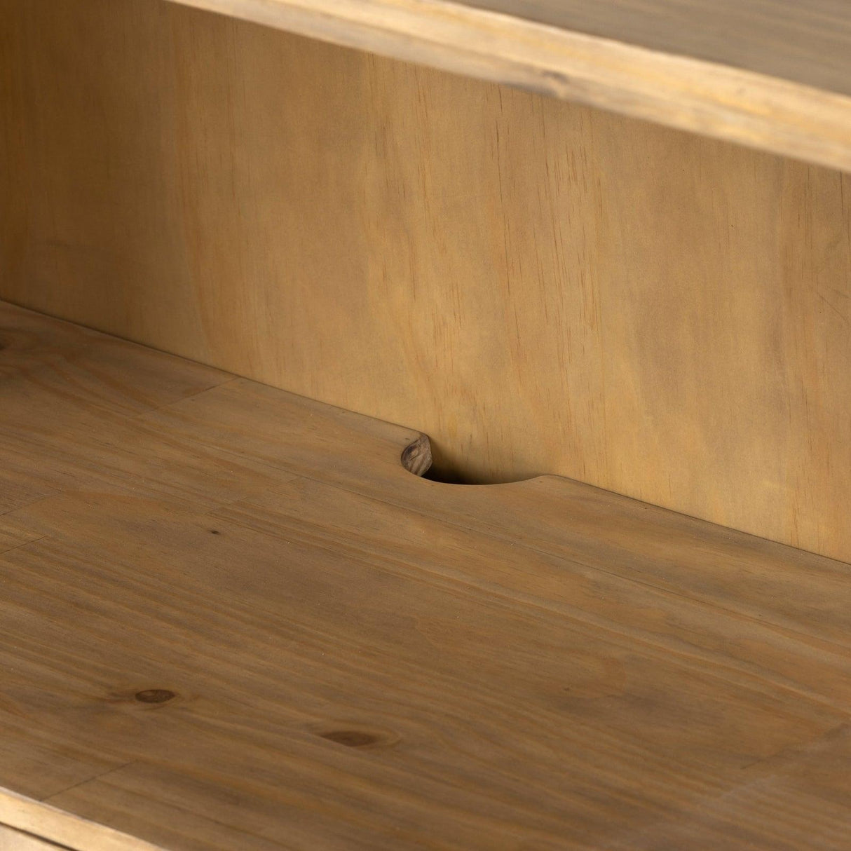 Four Hands Bane Media Unit