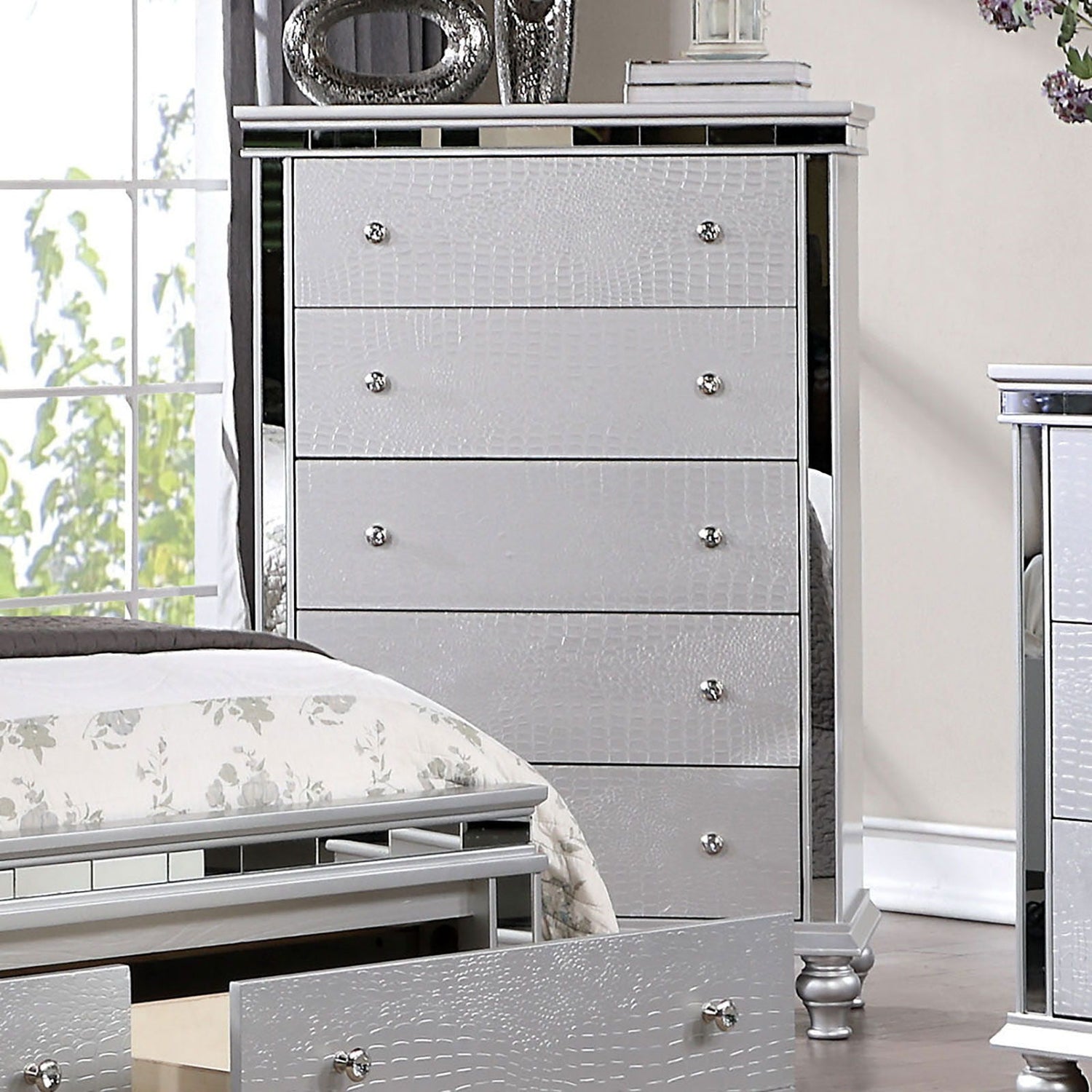 Bellinzona - Chest - Silver | Home Elegance USA