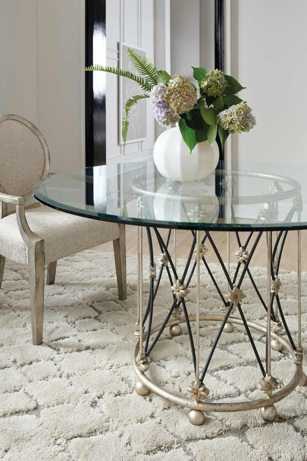 Hooker Furniture Sanctuary Pirouette Round Dining Table