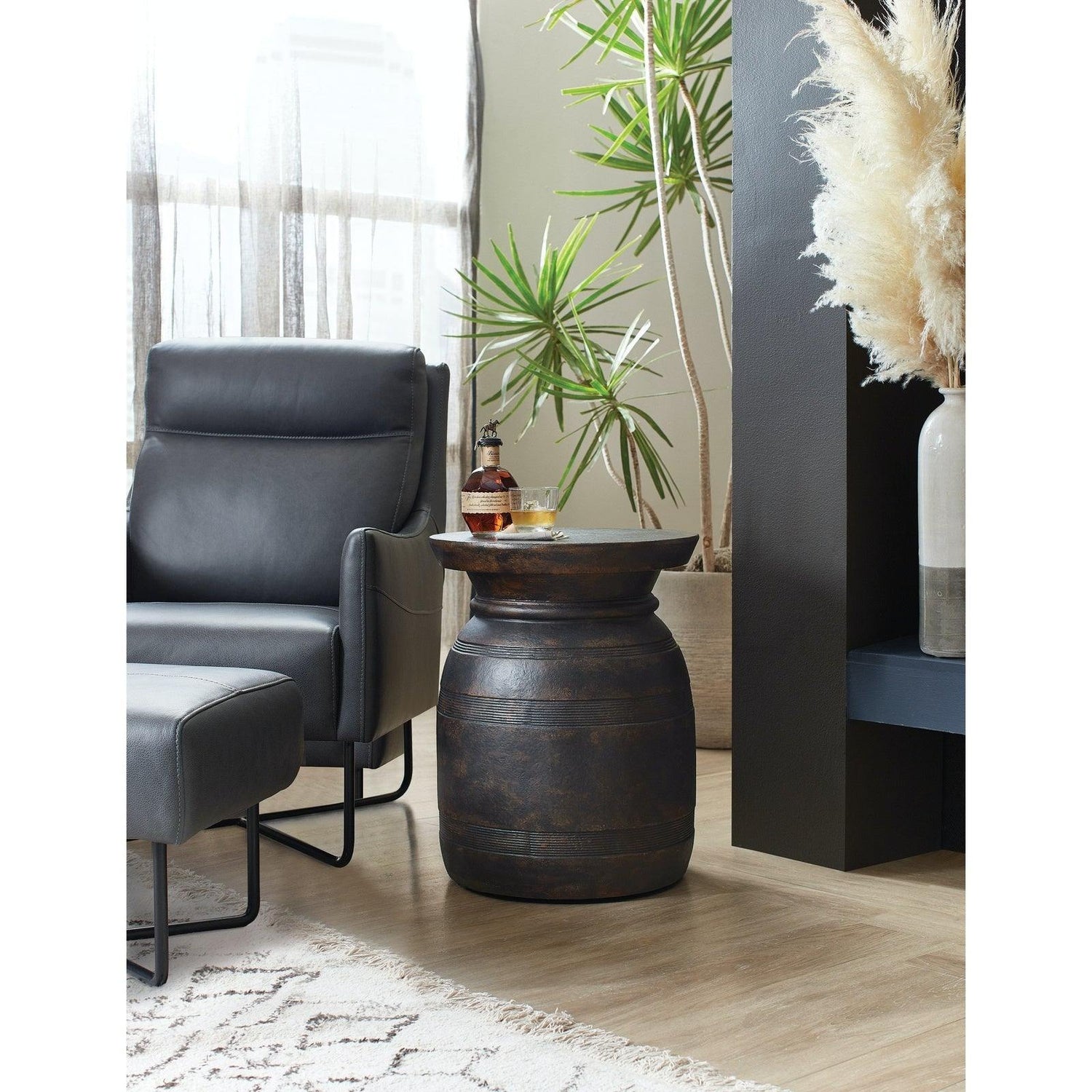 Big Sky Urn Spot Table | Hooker | Home Elegance USA