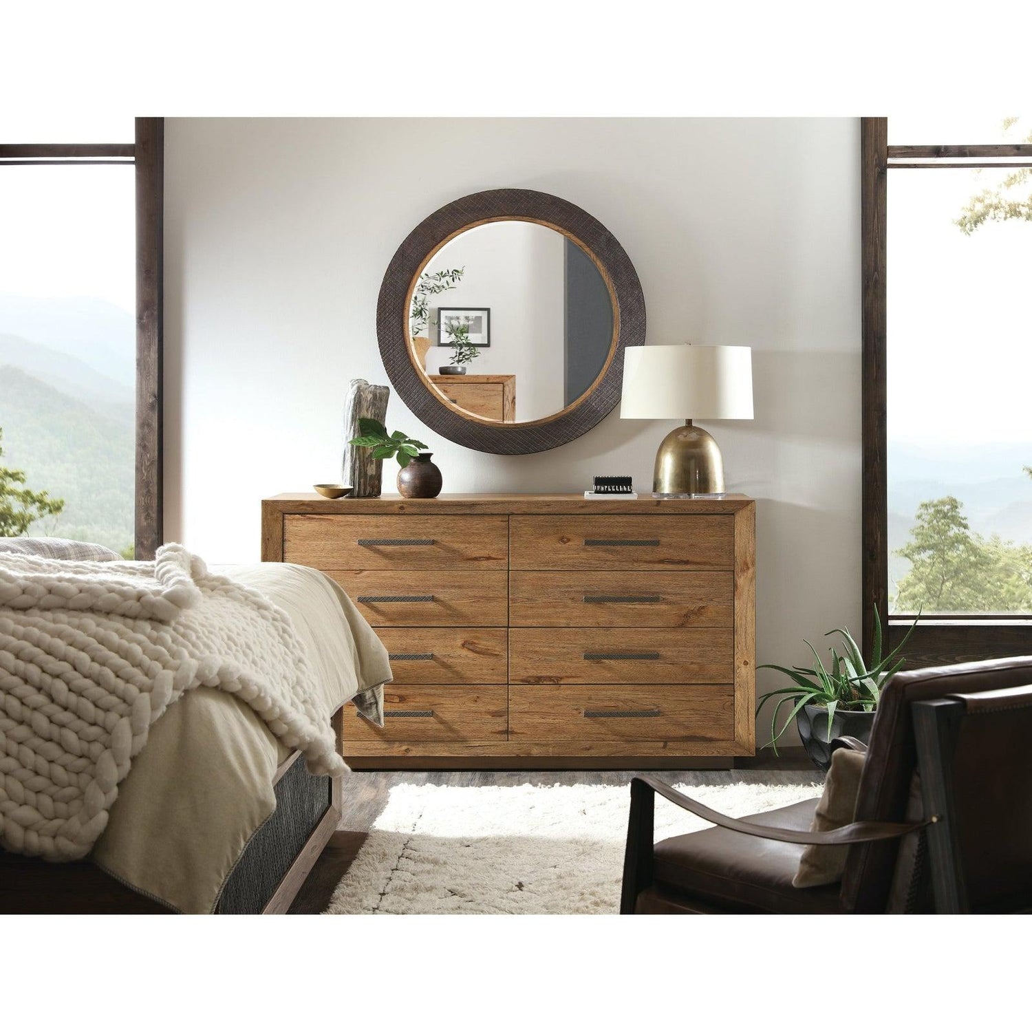 Big Sky Eight Drawer Dresser | Hooker | Home Elegance USA