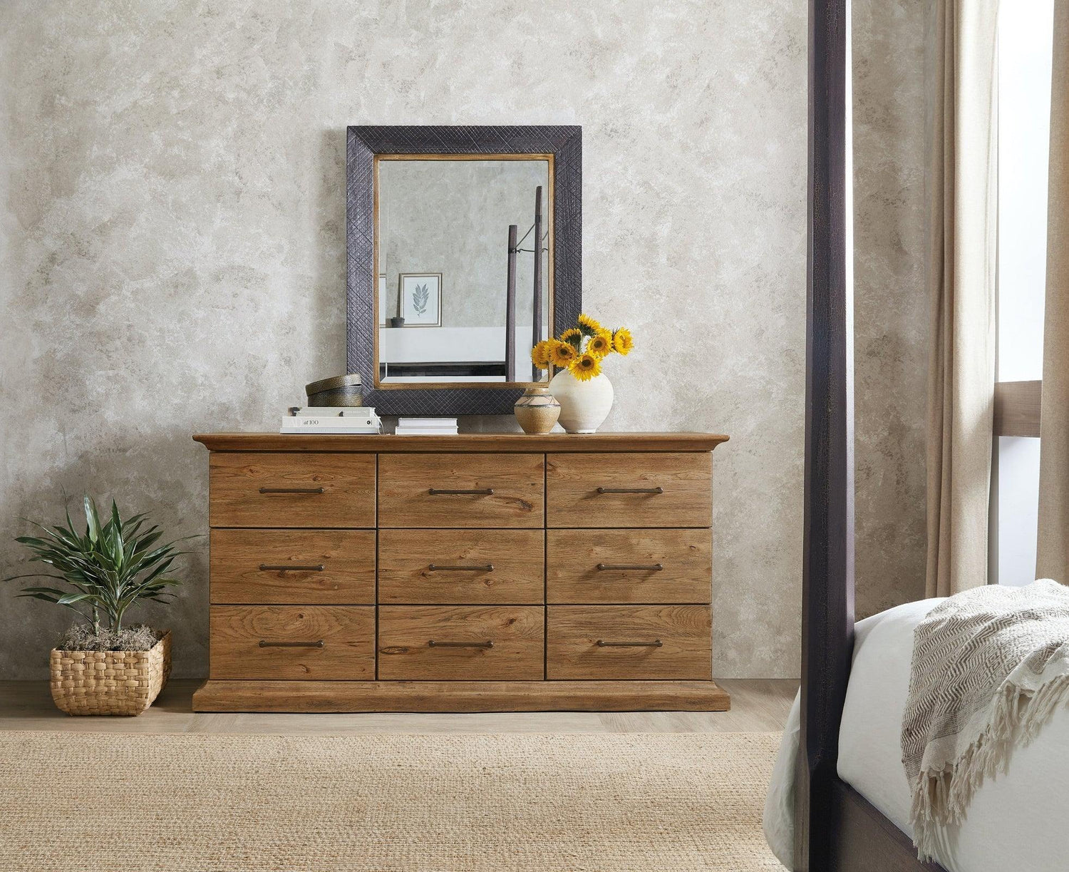 Big Sky Nine Drawer Dresser | Hooker | Home Elegance USA