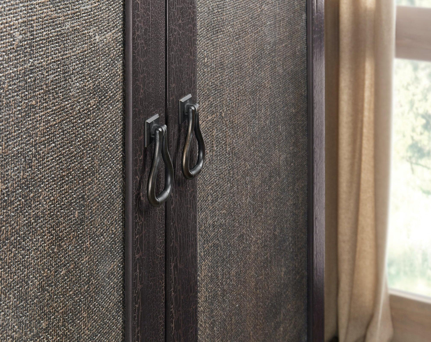 Big Sky Small Wardrobe | Hooker - 6700 - 90213 - 98 - Home Elegance USA - 7