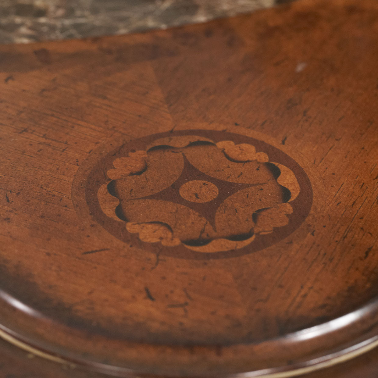 Aico Furniture - Villa Valencia 4 Piece Eastern King Poster Bedroom Set In Chestnut - 72000Ekp-55-4Set