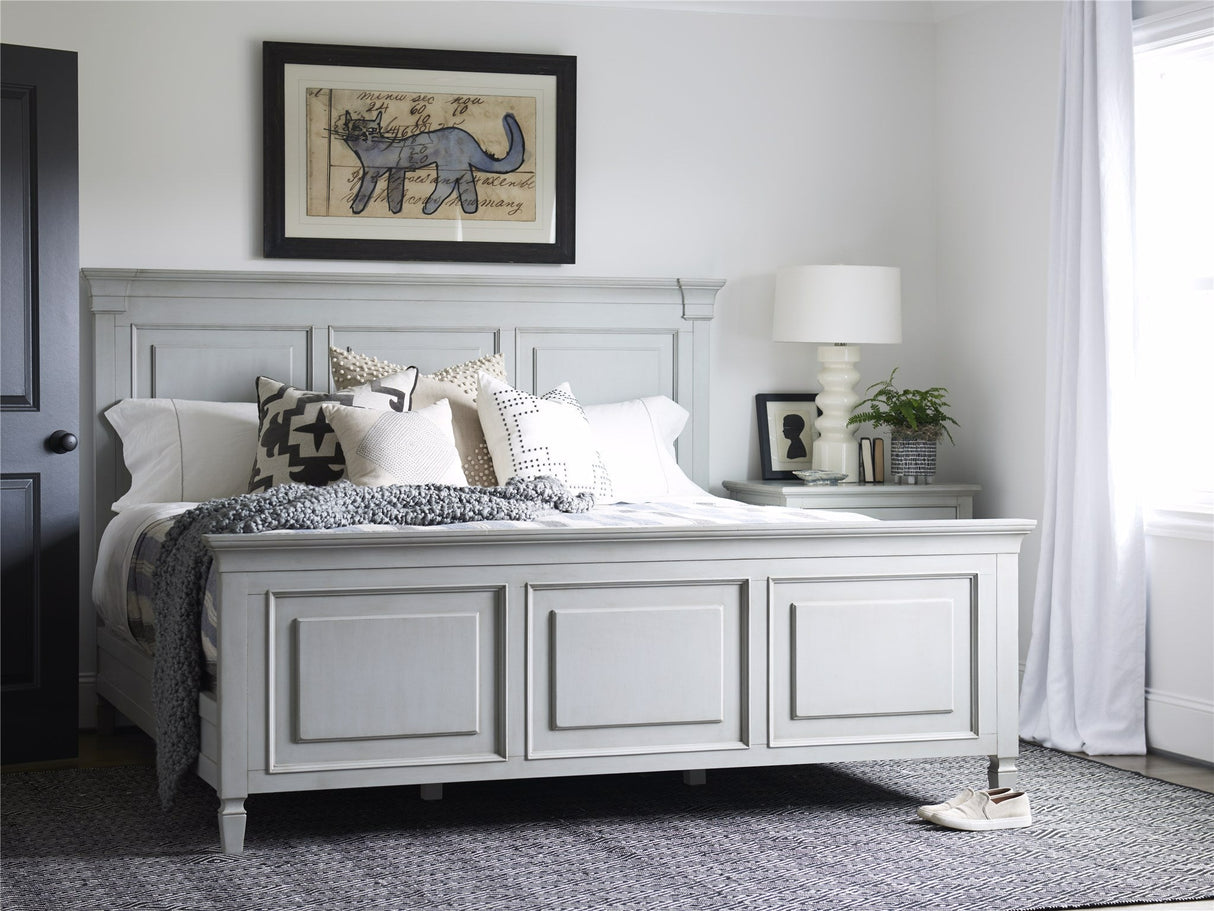 Summer Hill Panel Bed | Universal