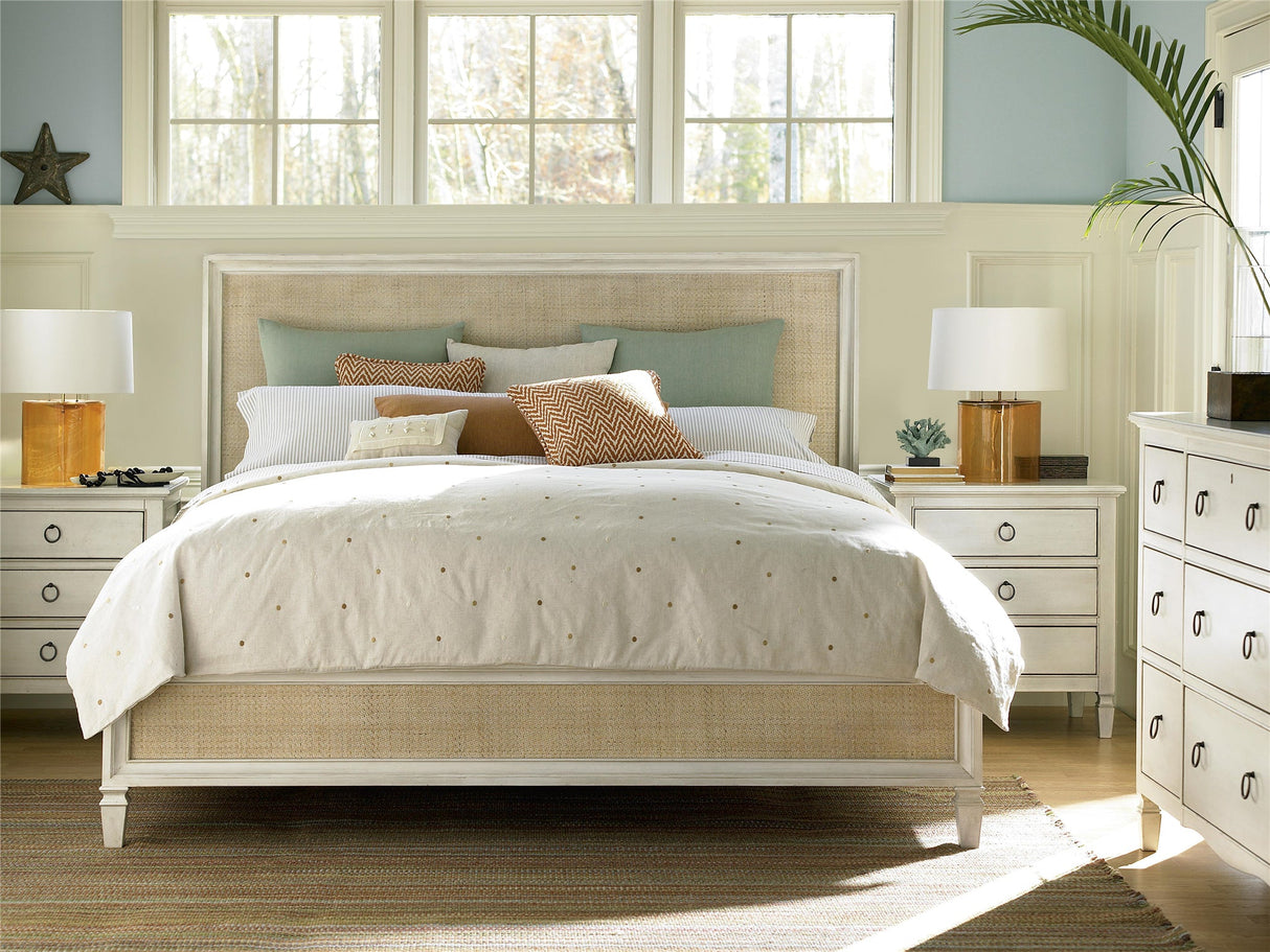 Summer Hill Woven Accent Bed | Universal