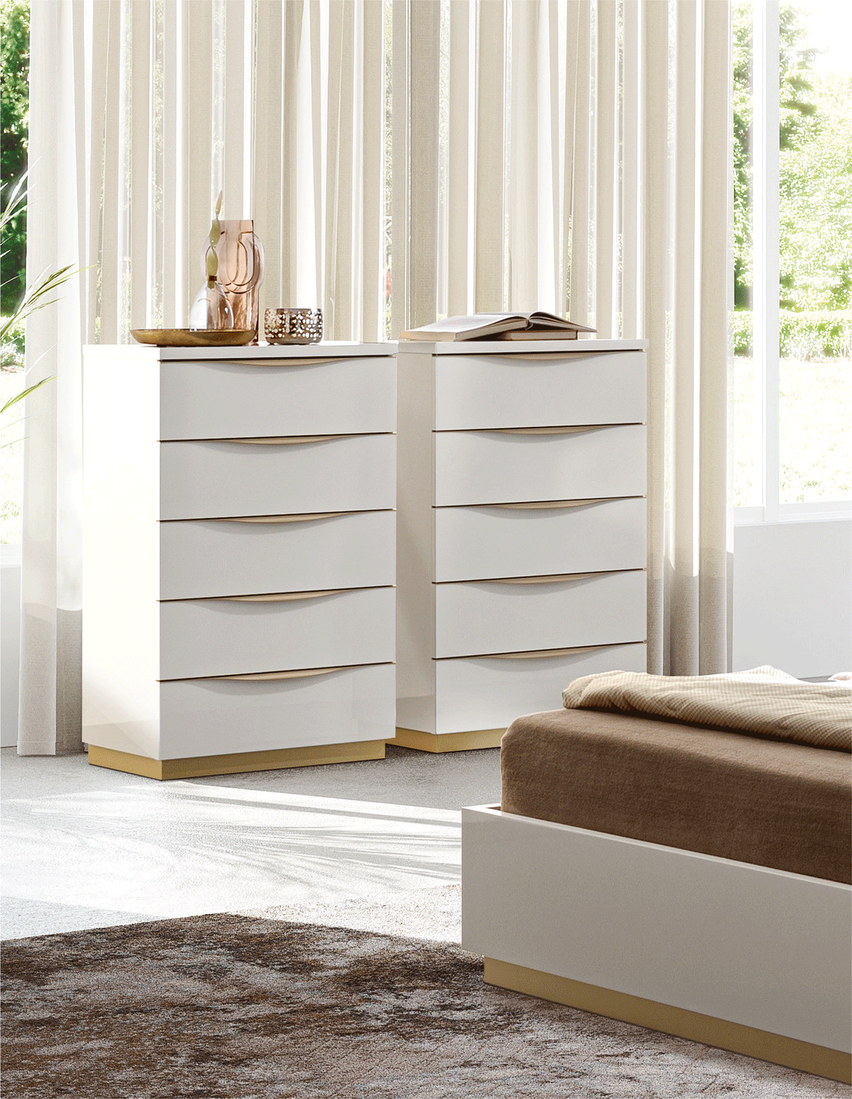 Esf Furniture - Kharma Chest In White Glossy - Kharmachest