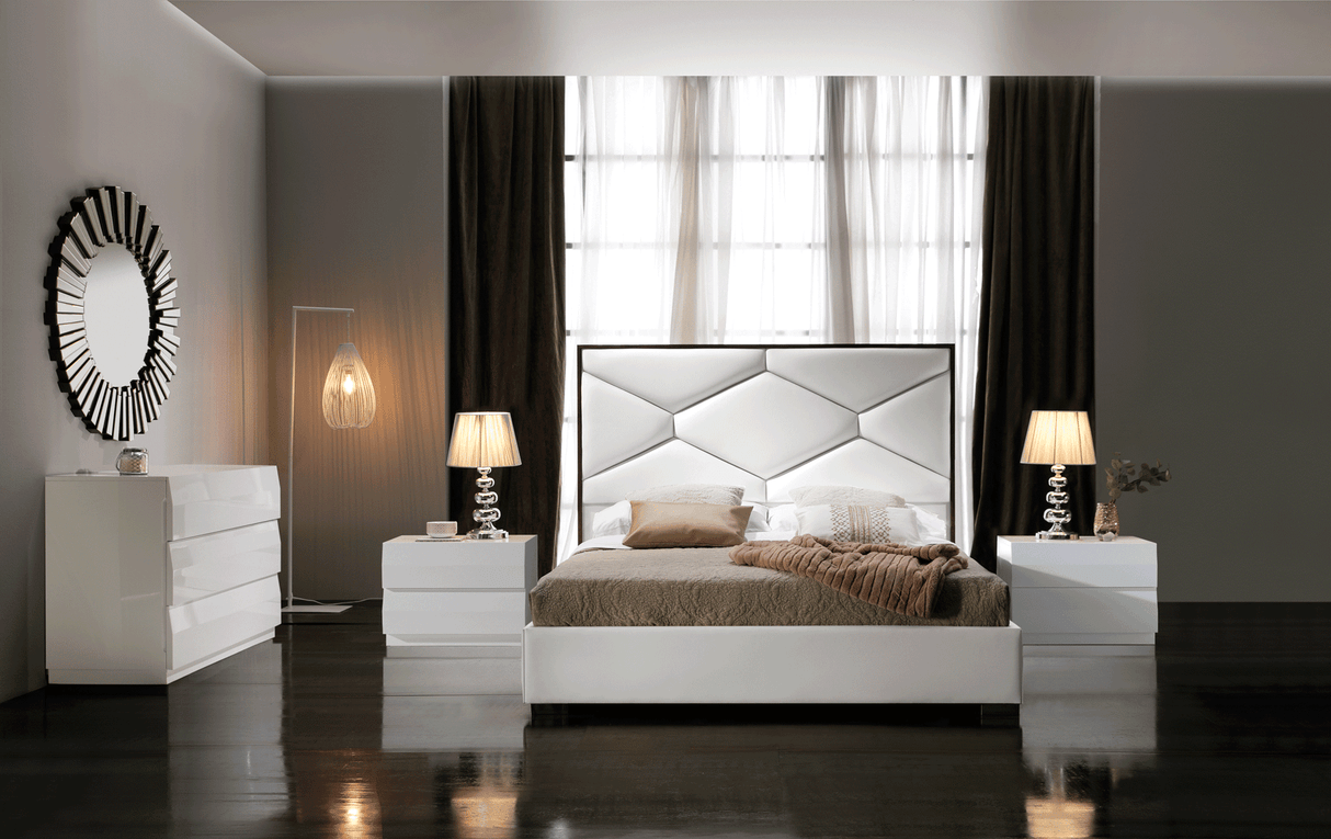 Esf Furniture - Martina Eastern King Storage Bed In White - Martinabedkswhite