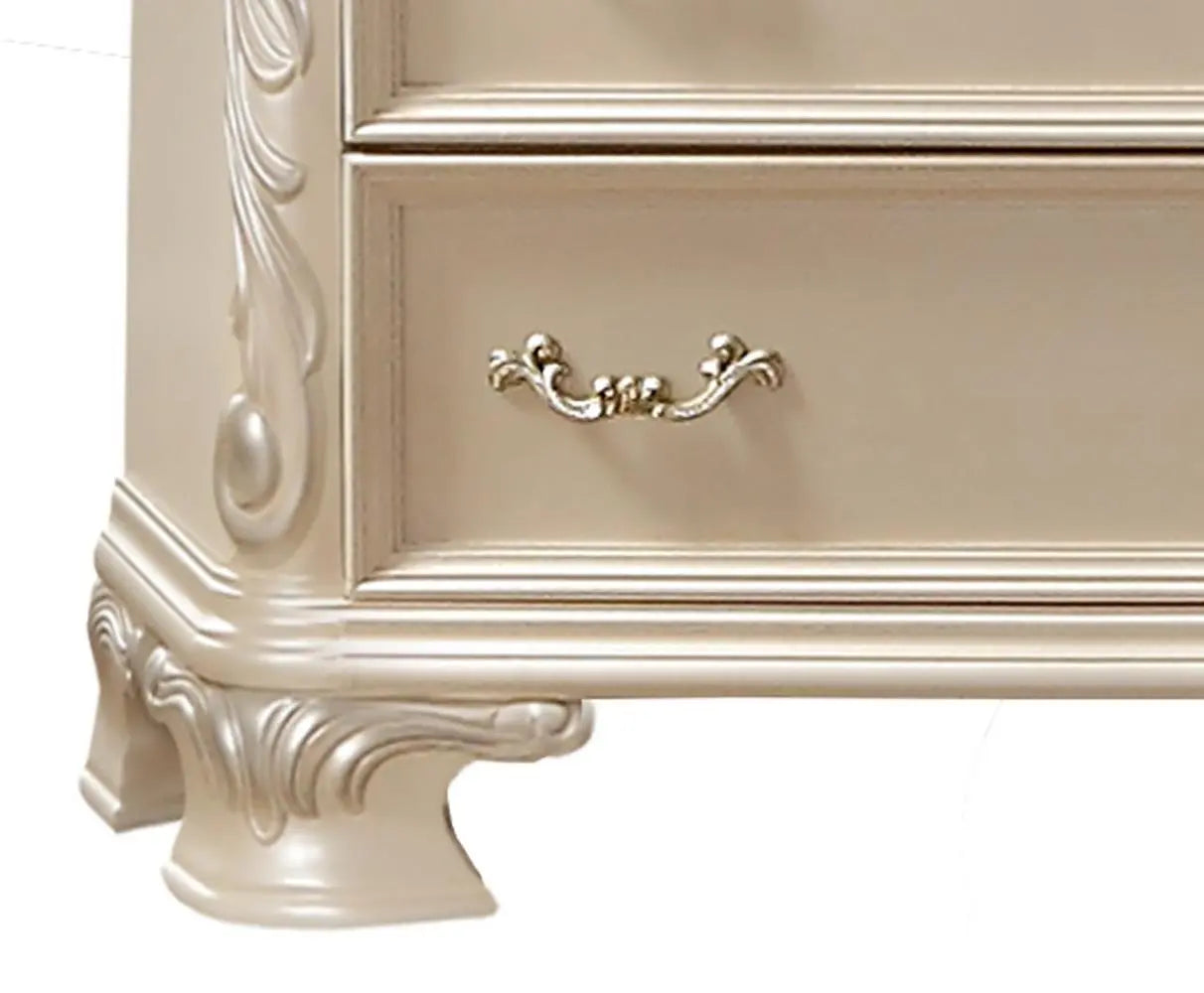 Victoria Traditional Style Chest in Off-White finish Wood - Home Elegance USA