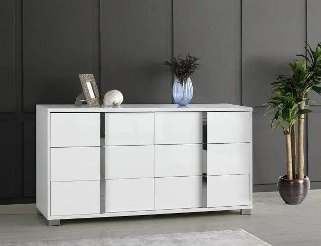 Giulia Premium Bedroom set by J&M Furniture J&M Furniture