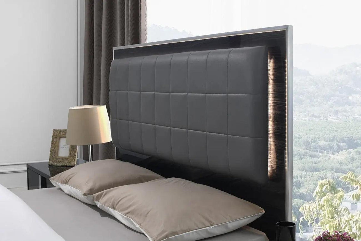 Giulia Premium Bedroom set by J&M Furniture J&M Furniture