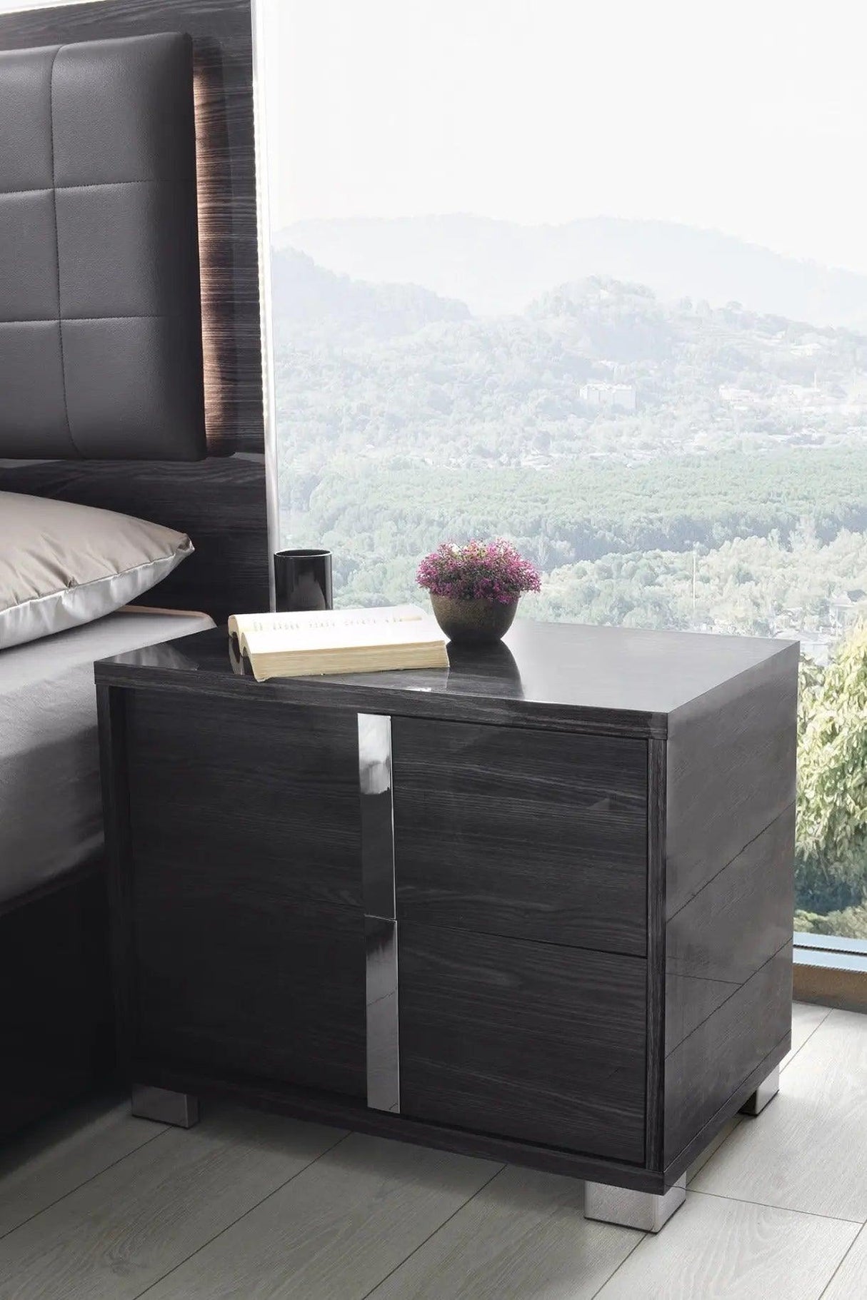 Giulia Premium Bedroom set by J&M Furniture J&M Furniture