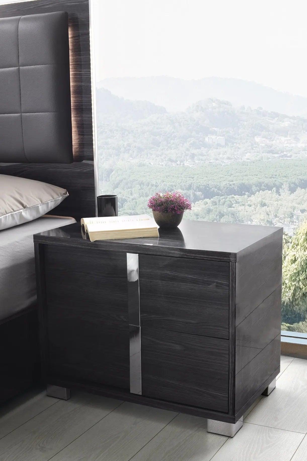 Giulia Premium Bedroom set by J&M Furniture J&M Furniture