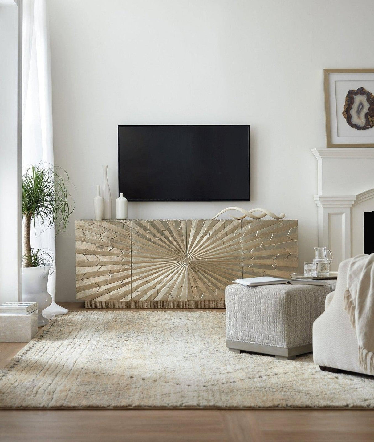 Big Bang 78In Entertainment Console | Hooker | Home Elegance USA