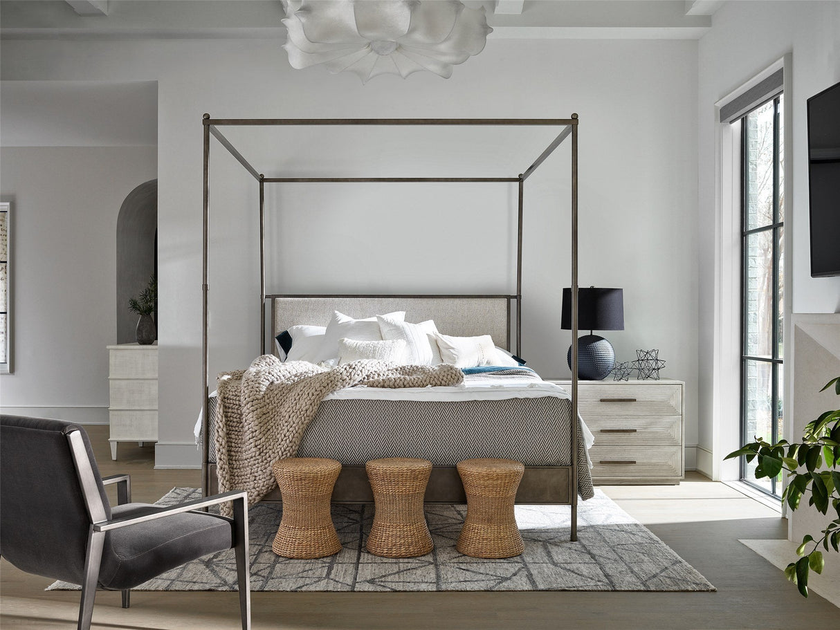 Modern Farmhouse Kent Poster Bed | Universal