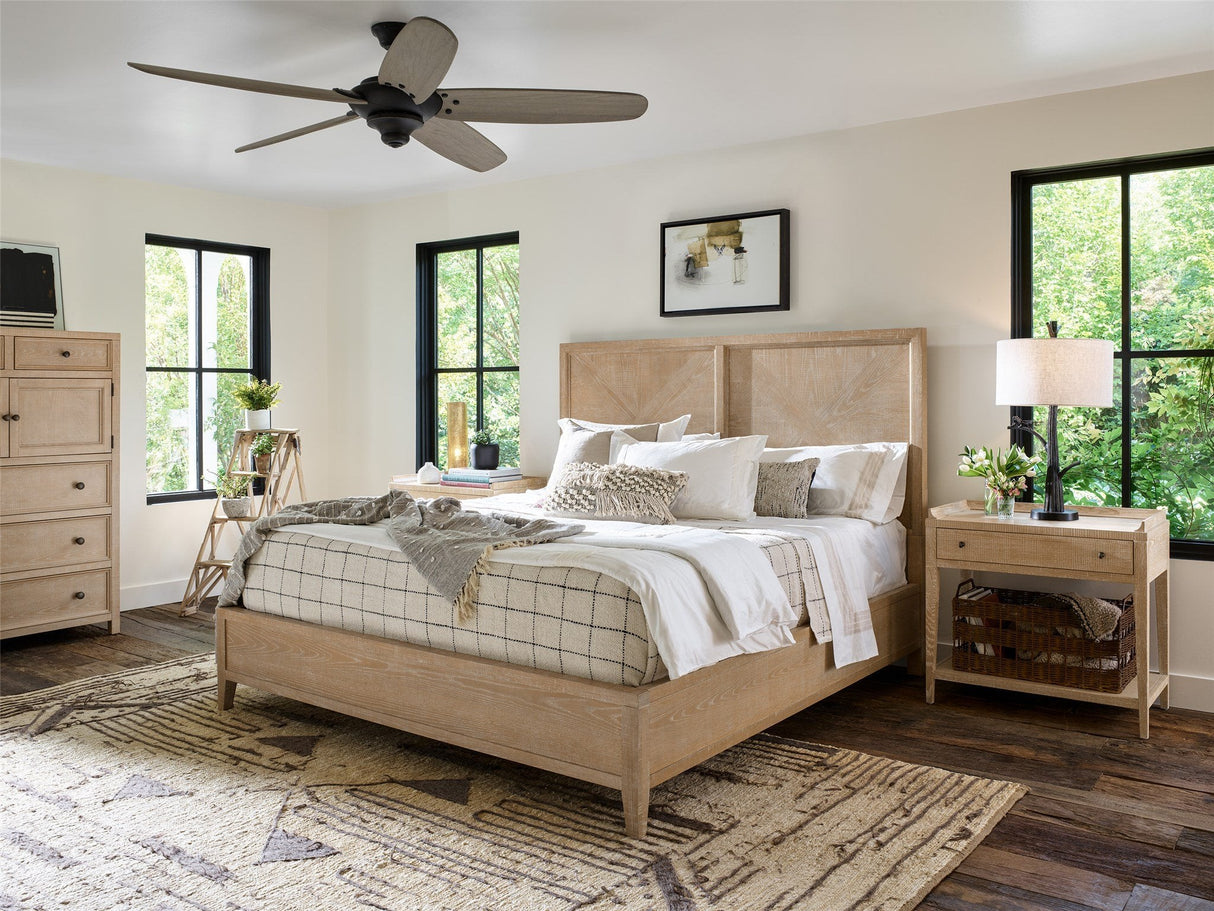 Modern Farmhouse Ames Bed | Universal