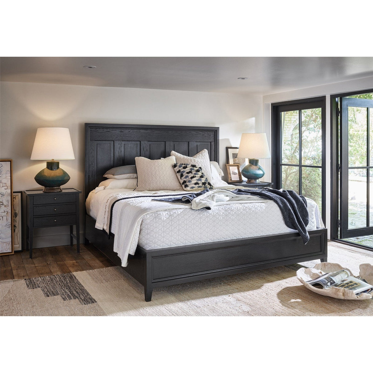 Modern Farmhouse Haines Bed | Universal