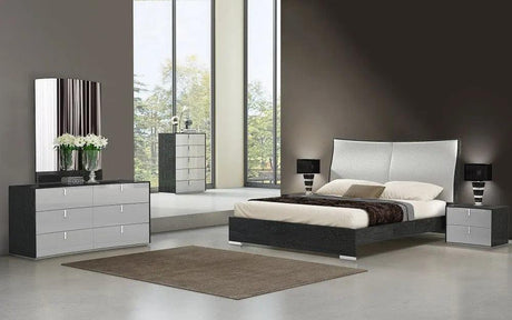 Vera Modern Bedroom Set by J&M Furniture J&M Furniture