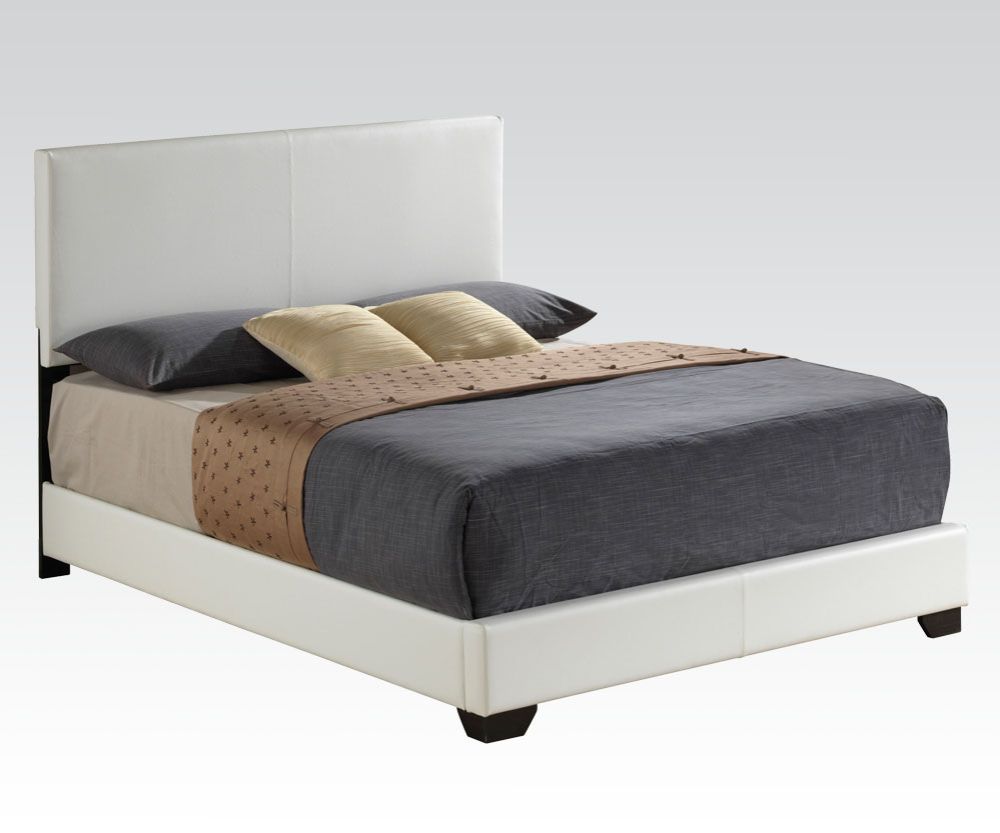 Acme - Ireland III Queen Bed 14390Q White Synthetic Leather