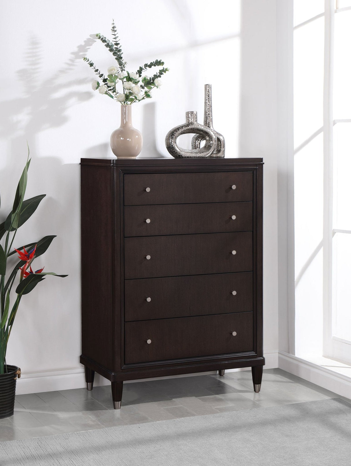 Chest - Emberlyn 5-drawer Bedroom Chest Brown