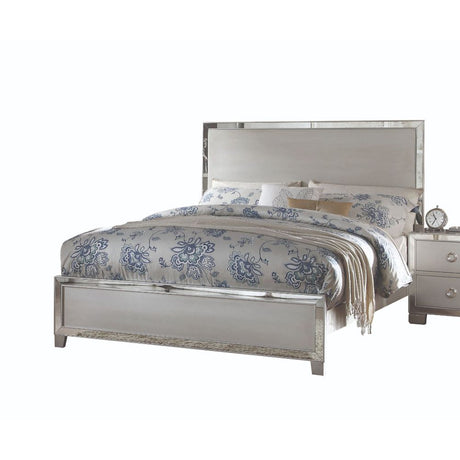 Acme - Voeville II Queen Bed 24840Q Platinum Finish