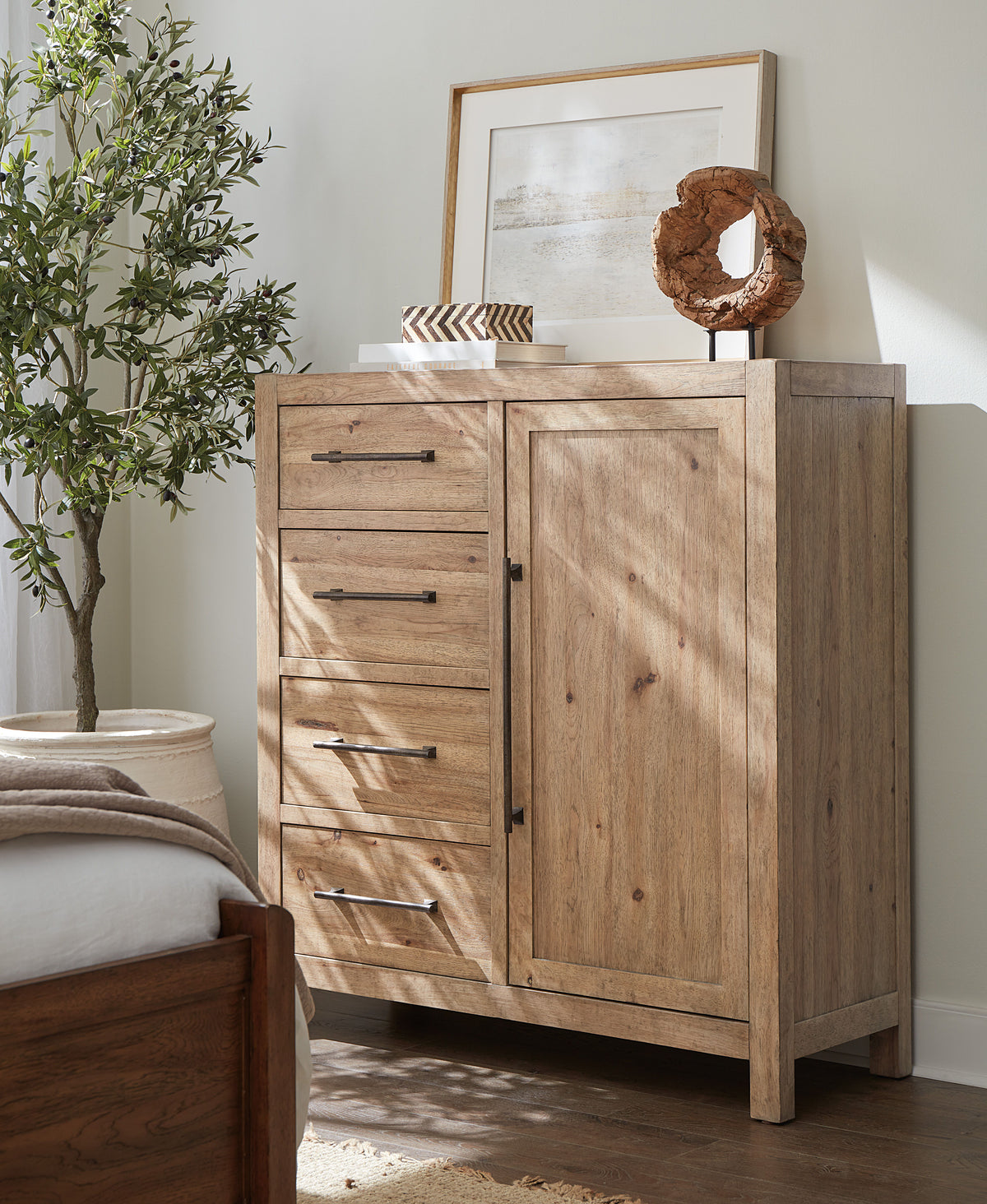 Vineyard Row Four-Drawer Door Chest - Light Brown by Hooker Furniture - View 3