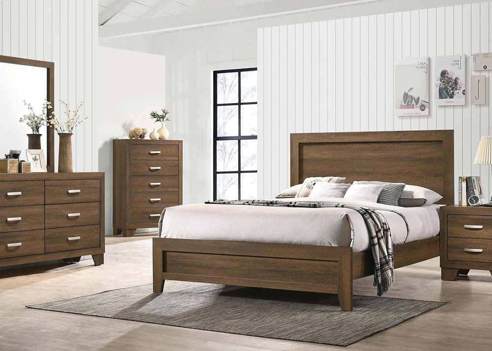 Acme - Miquell EK Bed 28047EK Oak Finish