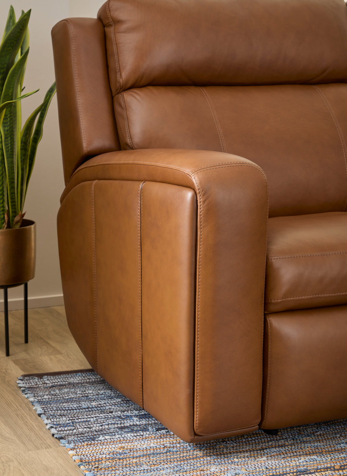 Wyatt Power Reclining Loveseat With Console & Power Headrests & Lumbar - Canyon | Flexsteel