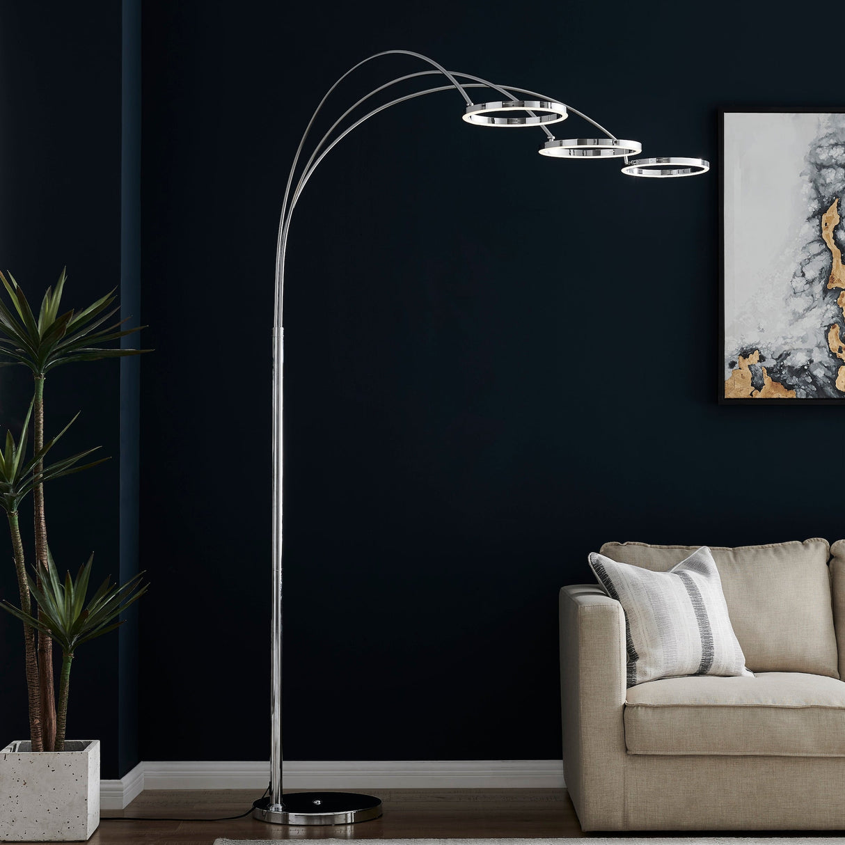 LED Three Ring Hong Kong  Arc Floor lamp // Chrome, Not Dimmable  | Finesse