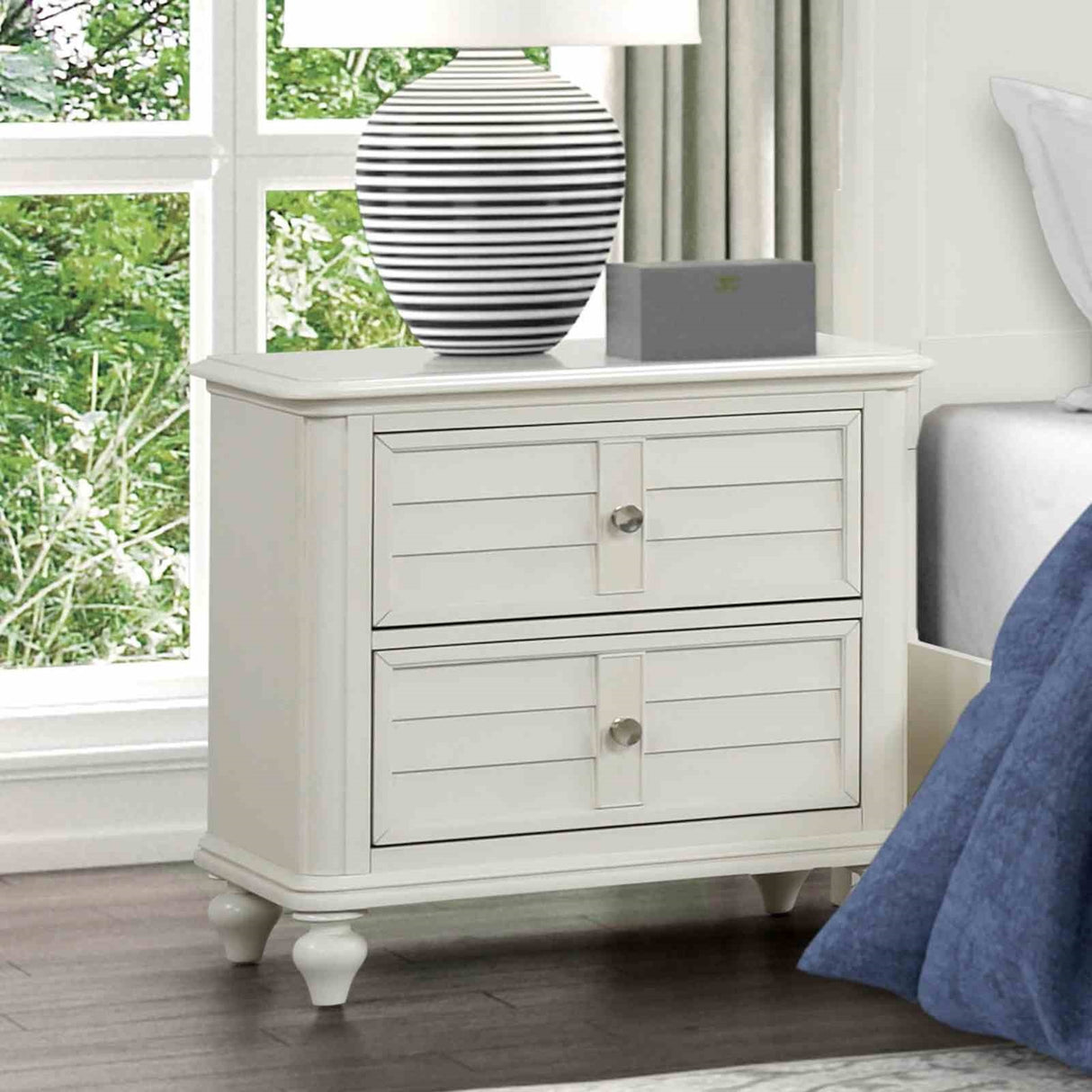 Coastal Style 1pc Nightstand French And English Dovetail Drawers Ball Bearing Glide Antique White Finish Bedroom Furniture