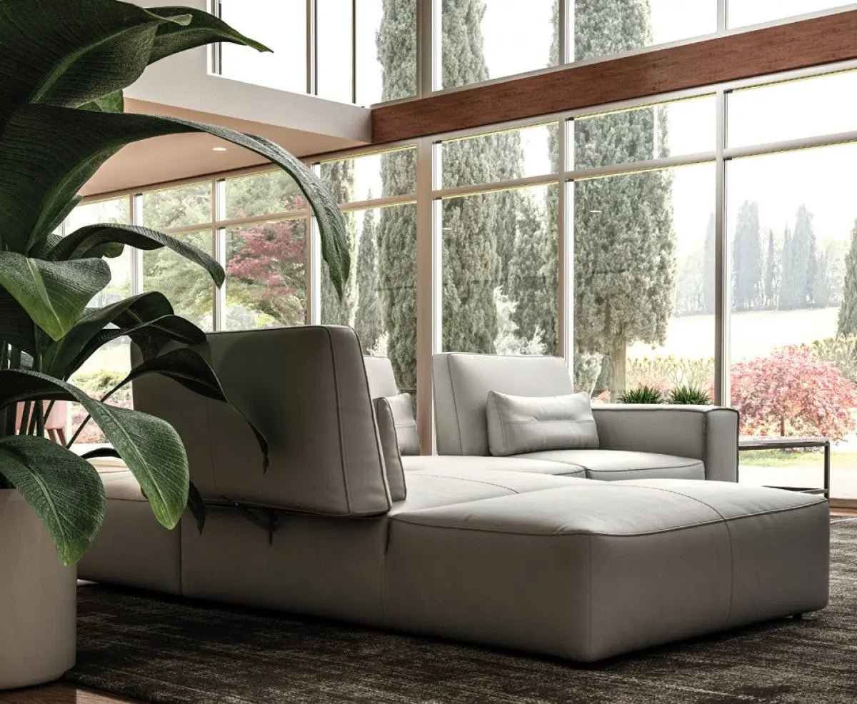 Accenti Italia Enjoy Italian Modern Light Grey Leather Sectional Sofa Vgddenjoy - Ltgry | Home Elegance USA