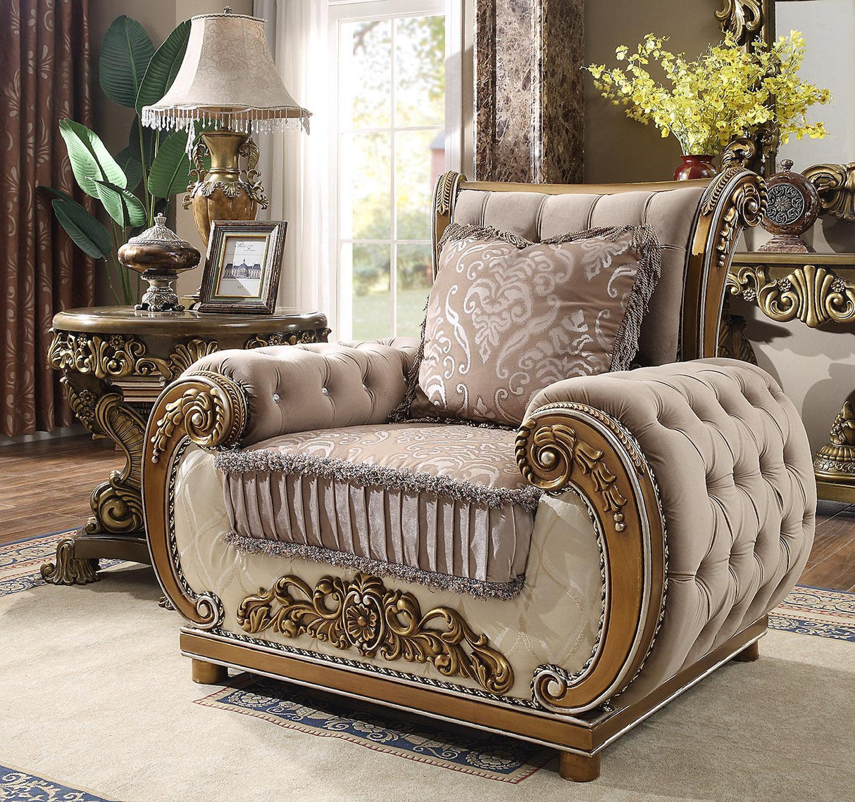 HD-25 Traditional Sofa and Loveseat by Homey Design Furniture Homey Design Furniture