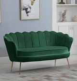 Meridian Furniture - Gardenia Velvet Loveseat In Green - 684Green-L