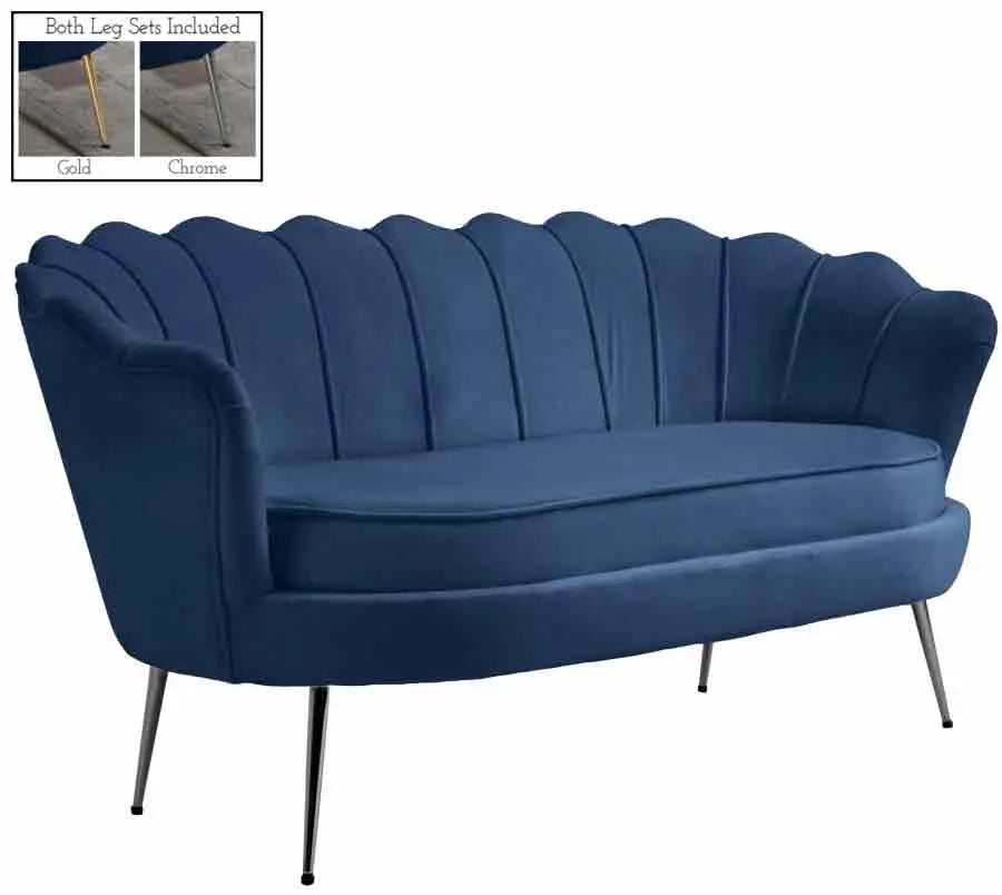 Meridian Furniture - Gardenia Velvet Loveseat In Navy - 684Navy-L